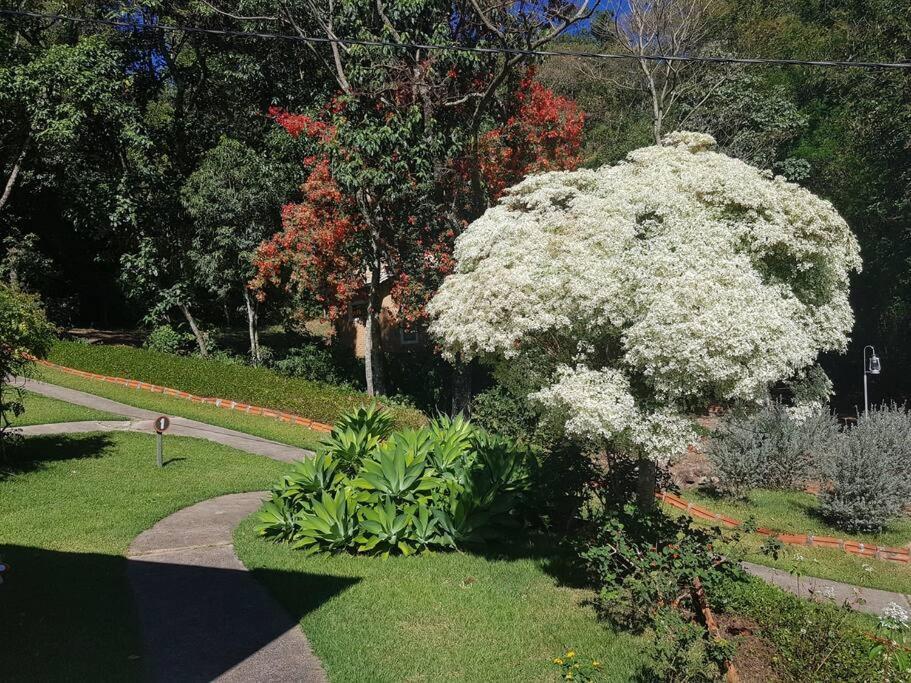 Recanto Dos Beija Flores, Chale Lantana B Monte Alegre do Sul Exterior photo